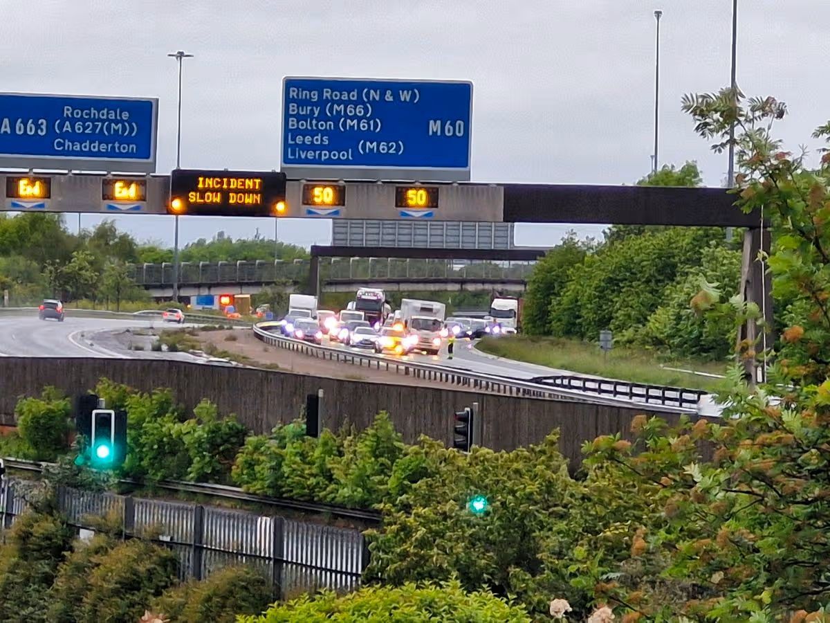 Traffic stopped on the M60
