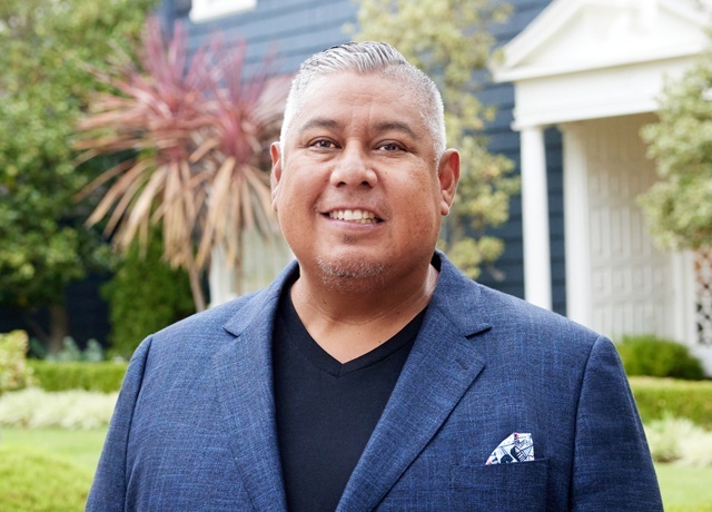 undefined Real Estate Agent Robert Garcia