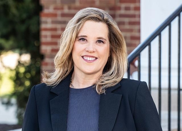 undefined Real Estate Agent Jennifer Barcal